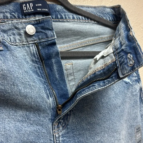 GAP 90’s Loose Blue Jeans NWT size 8/29 R - - Picture 3 of 11
